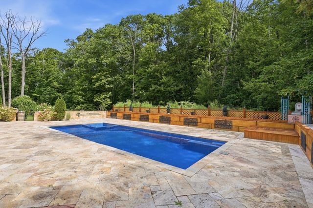6 James Patten Dr, Sterling, MA 01564