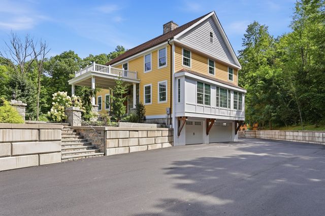 6 James Patten Dr, Sterling, MA 01564