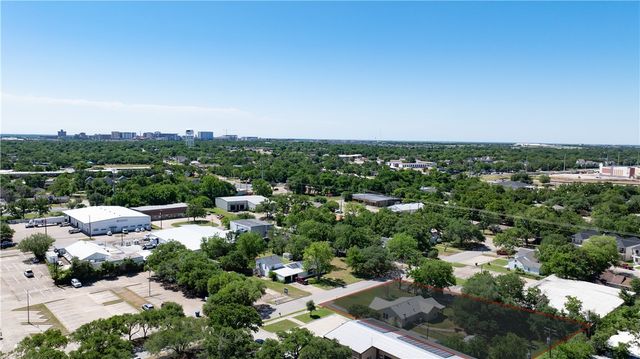 408 Oak Street, Bryan, TX 77801