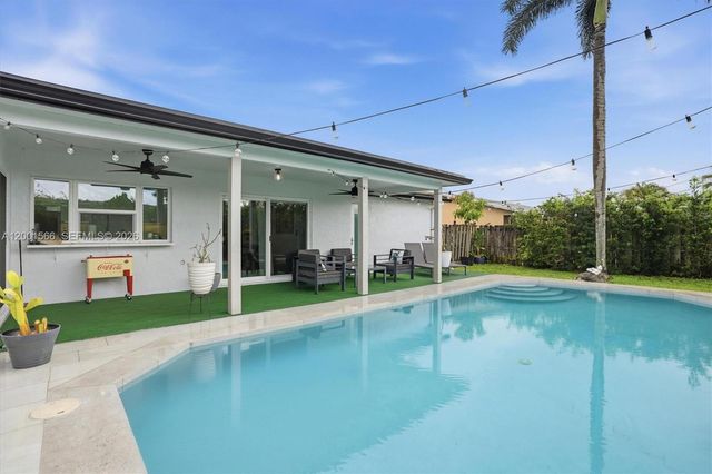 11920 NW 31st Pl, Sunrise, FL 33323