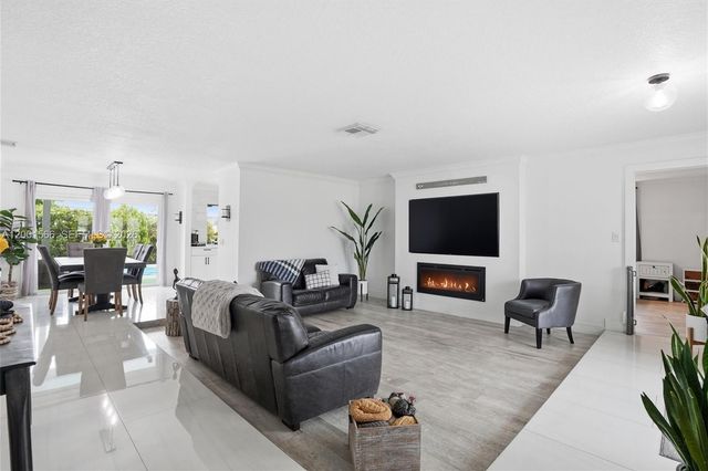 11920 NW 31st Pl, Sunrise, FL 33323