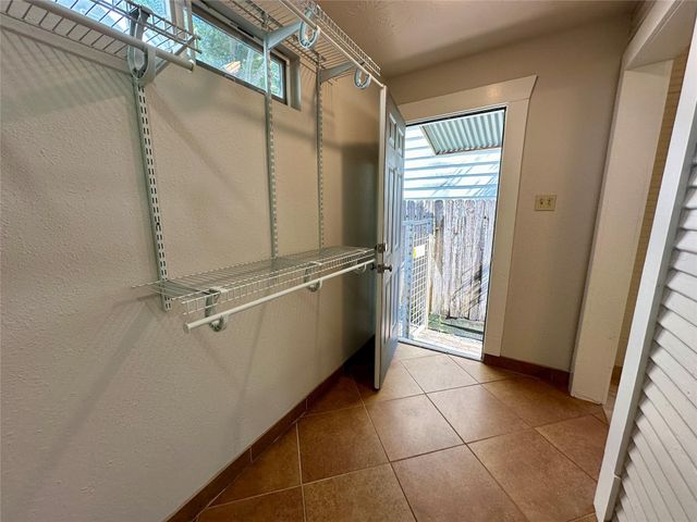 405 James Street 2, Houston, TX 77009