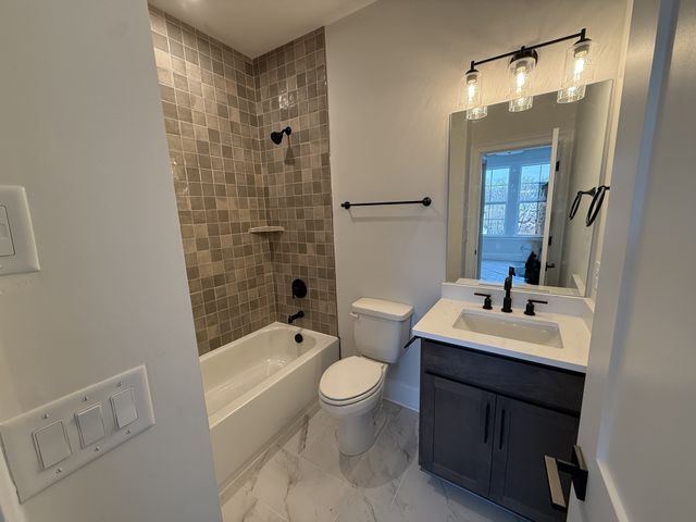 5721 Nola Dr, Arrington, TN 37014