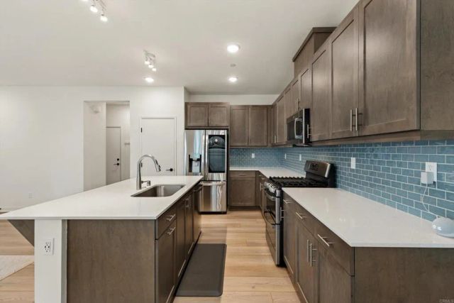 227 Canopy Trails Place, Fallbrook, CA 92028