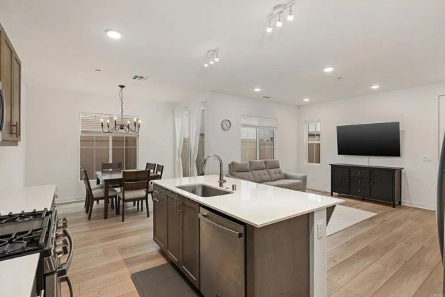 227 Canopy Trails Place, Fallbrook, CA 92028