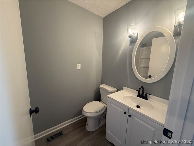 8109 Old State Road 60, Sellersburg, IN 47172