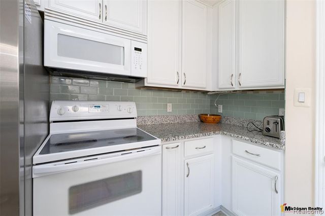 1564 Cole Street, Birmingham, MI 48009