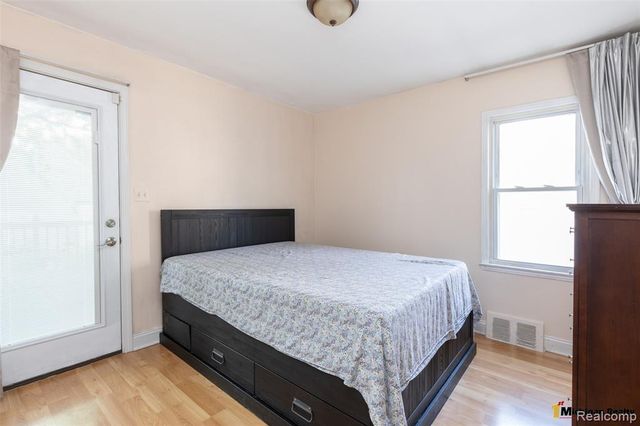 1564 Cole Street, Birmingham, MI 48009