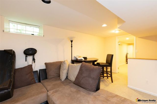 1564 Cole Street, Birmingham, MI 48009