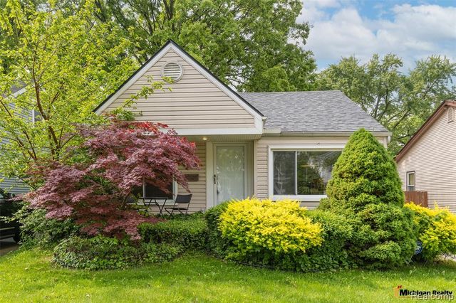 1564 Cole Street, Birmingham, MI 48009