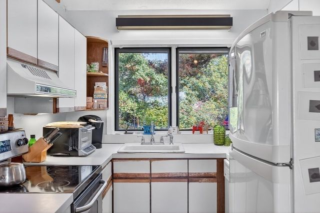 32 Twine Field Rd, Truro, MA 02666