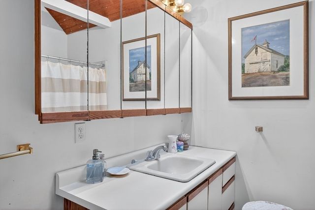 32 Twine Field Rd, Truro, MA 02666