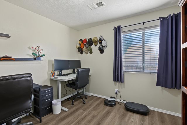908 Somerset Meadows Drive NE, Rio Rancho, NM 87144