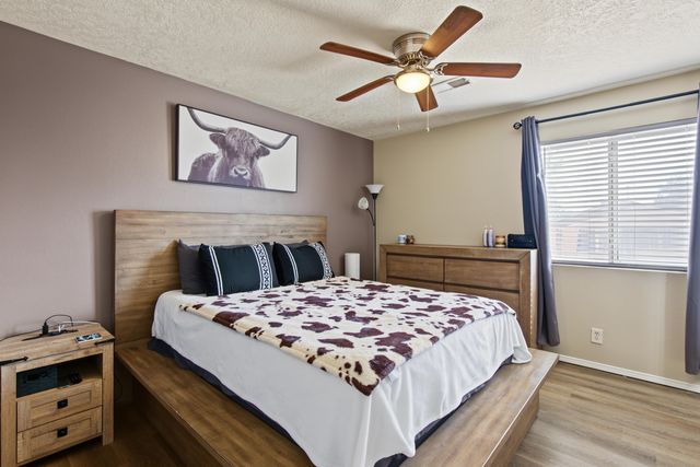 908 Somerset Meadows Drive NE, Rio Rancho, NM 87144