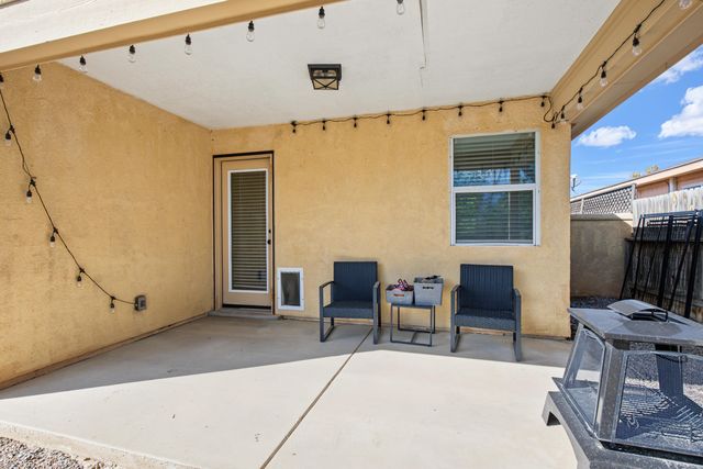 908 Somerset Meadows Drive NE, Rio Rancho, NM 87144
