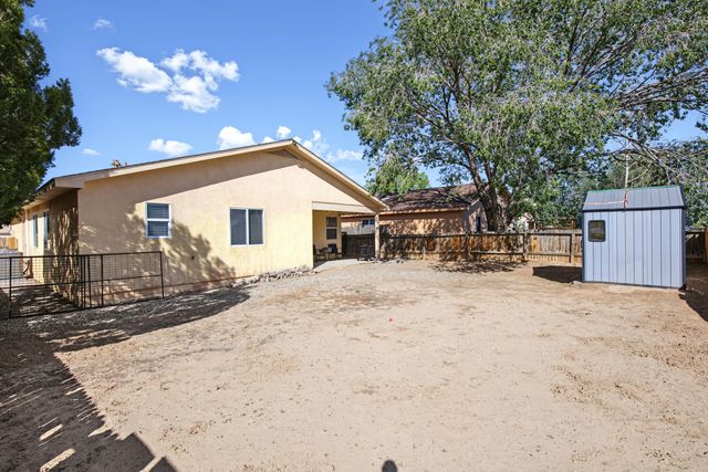 908 Somerset Meadows Drive NE, Rio Rancho, NM 87144