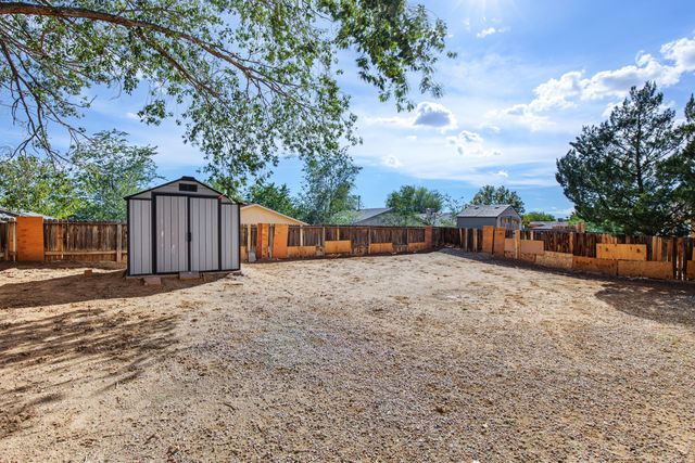 908 Somerset Meadows Drive NE, Rio Rancho, NM 87144