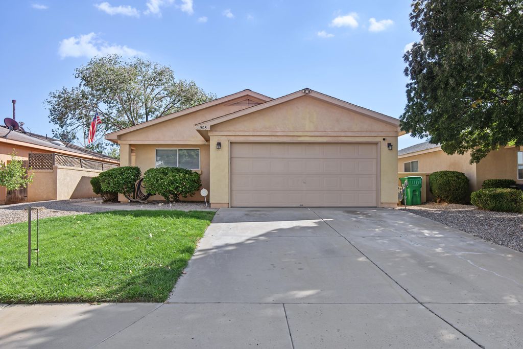 908 Somerset Meadows Drive NE, Rio Rancho, NM 87144
