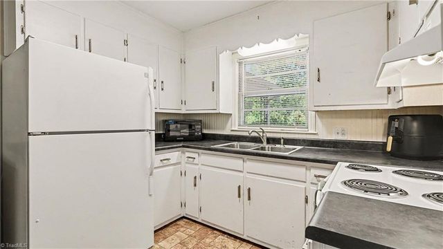 4129 High Point Road, Winston-salem, NC 27107