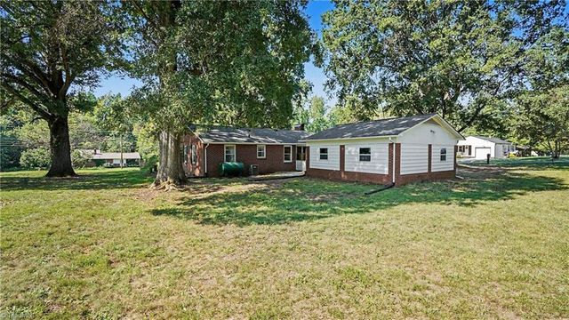 4129 High Point Road, Winston-salem, NC 27107
