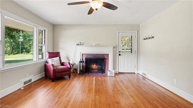 4129 High Point Road, Winston-salem, NC 27107