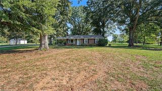 4129 High Point Road, Winston-salem, NC 27107