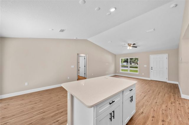 6042 NW 65TH STREET, Ocala, FL 34482