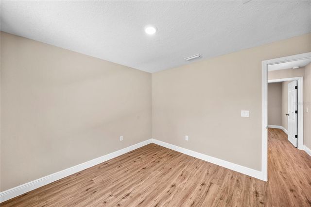 6042 NW 65TH STREET, Ocala, FL 34482