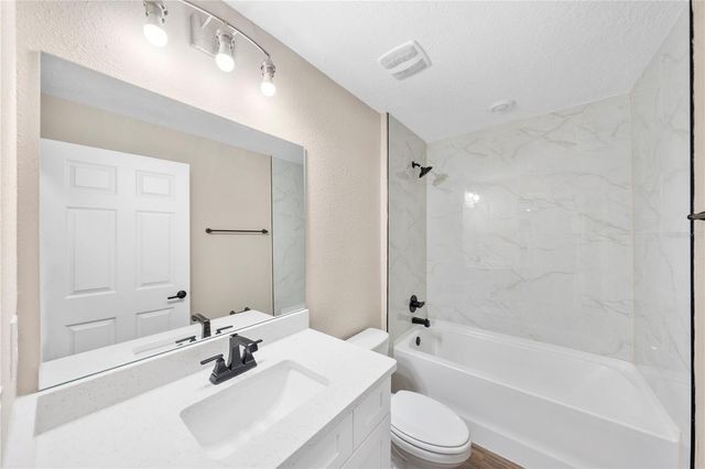 6042 NW 65TH STREET, Ocala, FL 34482