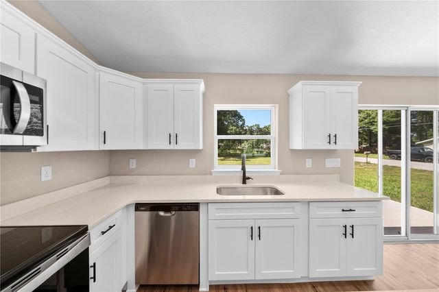6042 NW 65TH STREET, Ocala, FL 34482