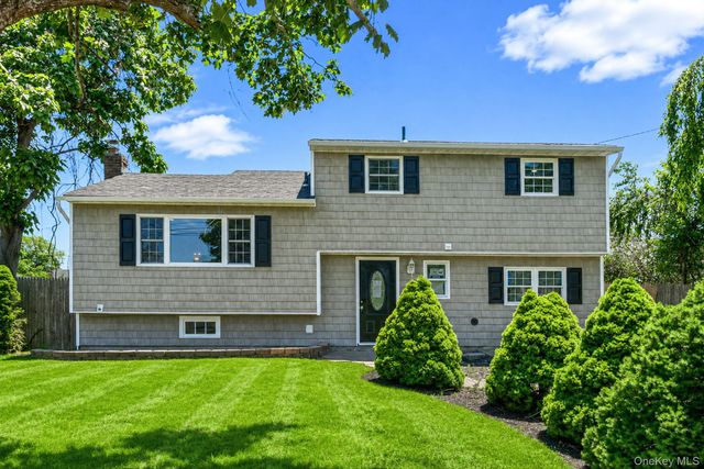 18 Lark Drive, Centereach, NY 11720
