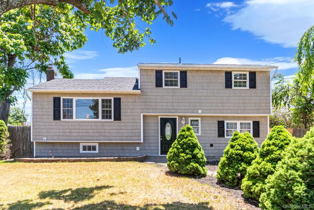 18 Lark Drive, Centereach, NY 11720