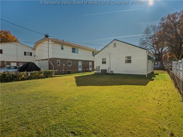 2326 Monroe Avenue, St Albans, WV 25177