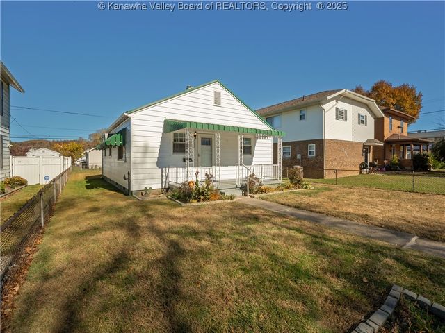 2326 Monroe Avenue, St Albans, WV 25177
