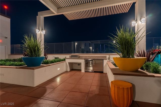 150 Las Vegas Boulevard 1608, Las Vegas, NV 89101