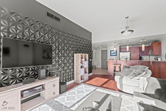 150 Las Vegas Boulevard 1608, Las Vegas, NV 89101