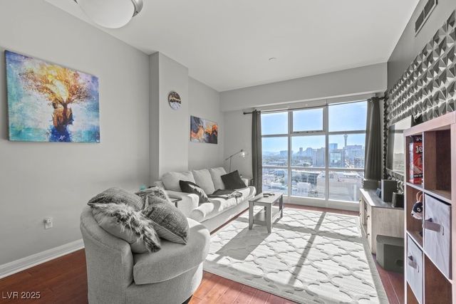 150 Las Vegas Boulevard 1608, Las Vegas, NV 89101