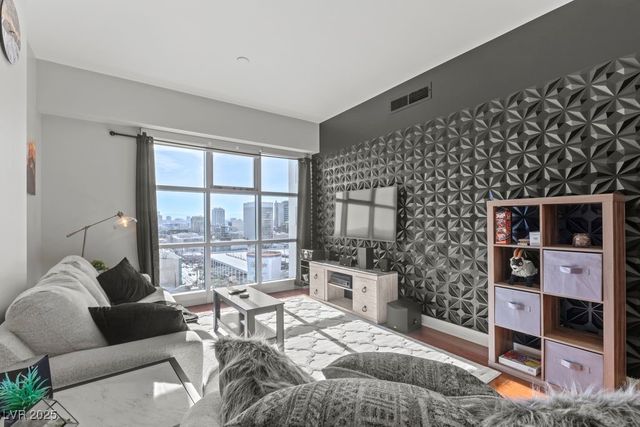 150 Las Vegas Boulevard 1608, Las Vegas, NV 89101