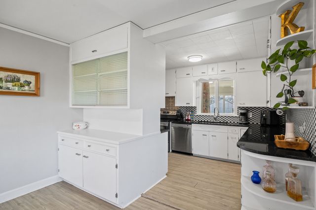 4836 NW Morningstar Drive, Des Moines, IA 50313