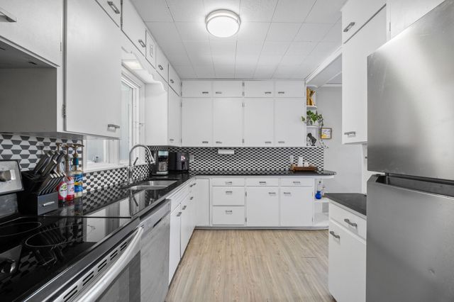 4836 NW Morningstar Drive, Des Moines, IA 50313