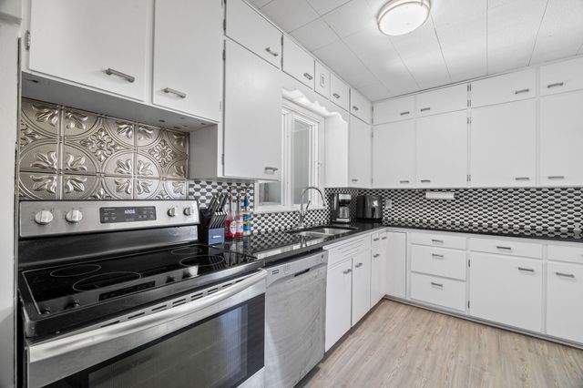 4836 NW Morningstar Drive, Des Moines, IA 50313