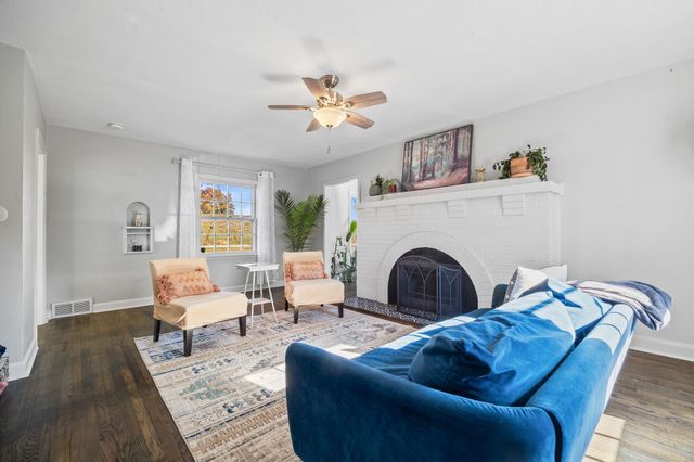 4836 NW Morningstar Drive, Des Moines, IA 50313