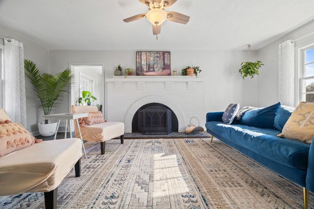 4836 NW Morningstar Drive, Des Moines, IA 50313