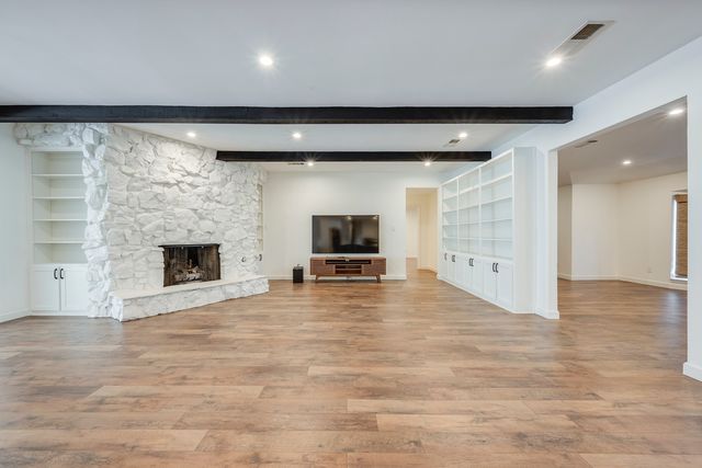 501 N Havenwood Lane, Fort Worth, TX 76112