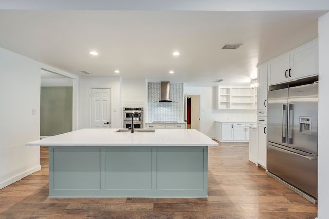 501 N Havenwood Lane, Fort Worth, TX 76112