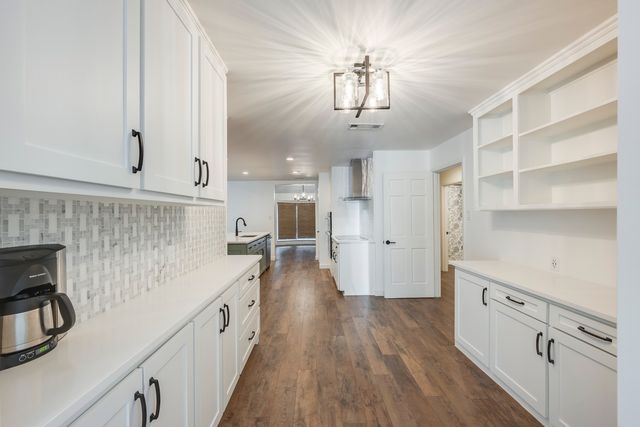 501 N Havenwood Lane, Fort Worth, TX 76112