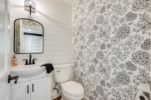 501 N Havenwood Lane, Fort Worth, TX 76112