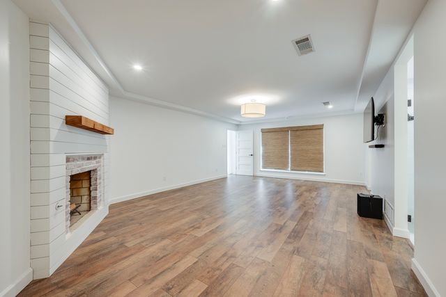 501 N Havenwood Lane, Fort Worth, TX 76112