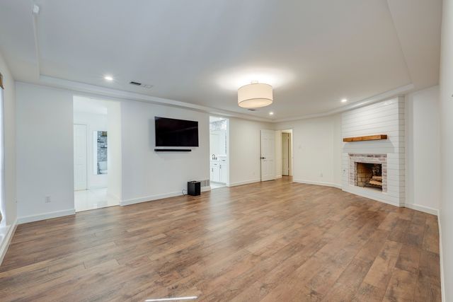 501 N Havenwood Lane, Fort Worth, TX 76112