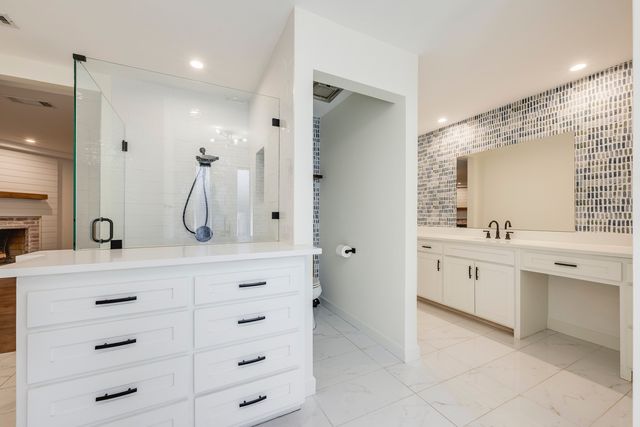 501 N Havenwood Lane, Fort Worth, TX 76112